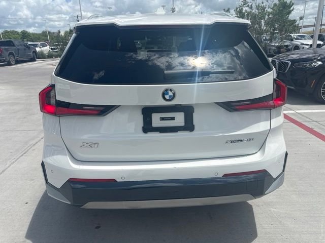 Used 2025 White BMW xDrive28i image 5