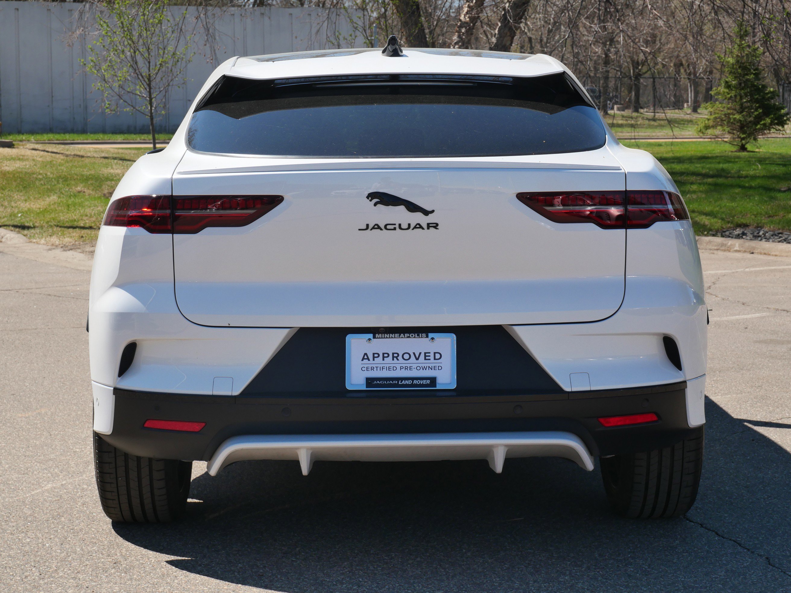 Used 2024 OTSUNI PEARL Jaguar R-Dynamic HSE image 4