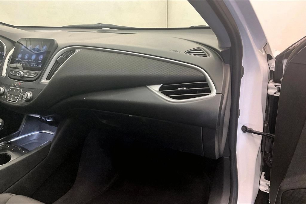 Used 2024 Summit White Chevrolet 1LT image 15