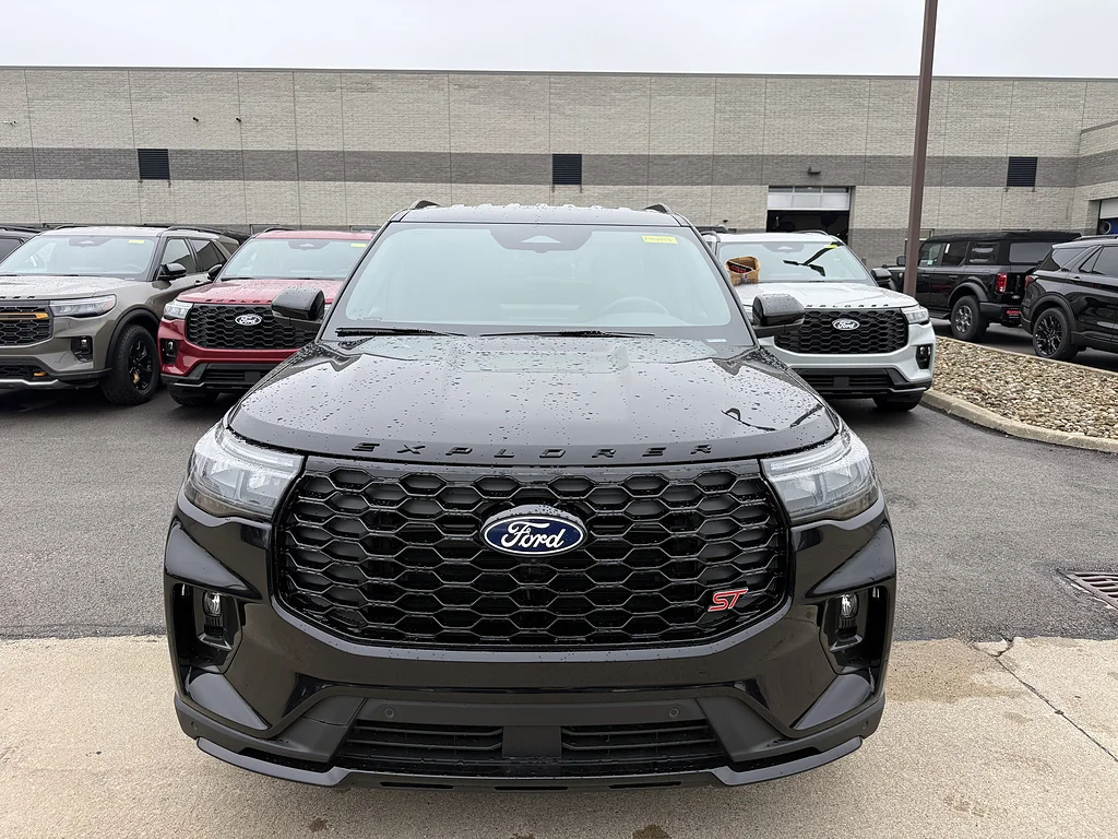 New 2027 Agate Black Metallic Ford ST image 2