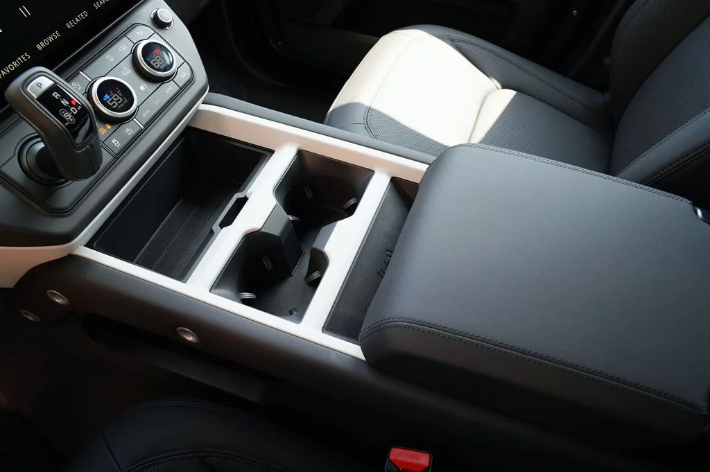 New 2026 Santorini Black Land Rover X-Dynamic SE image 30