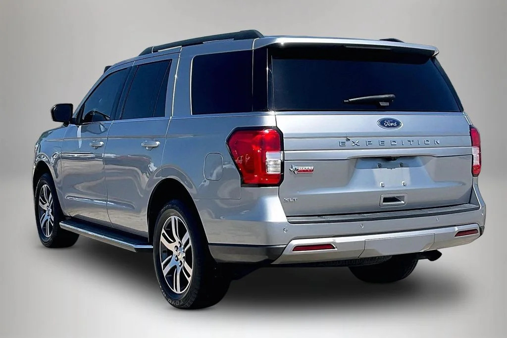 Used 2022 Silver Ford XLT image 4