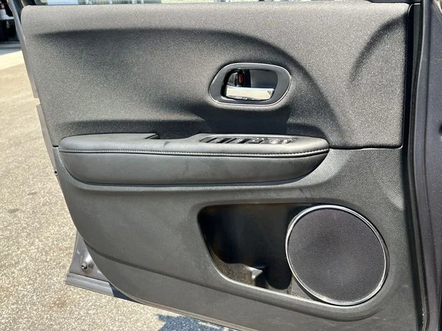 Used 2022  Honda EX image 31