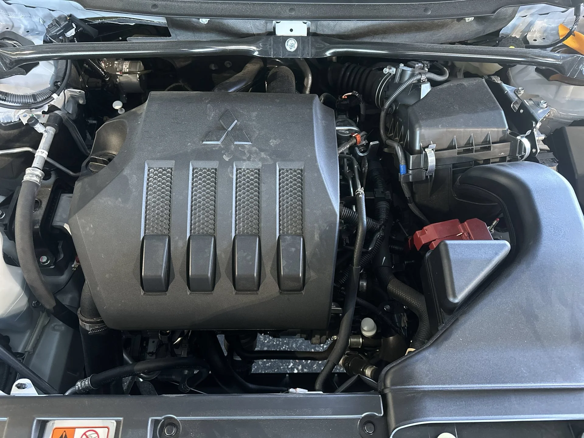 New 2026 White Diamond Mitsubishi SEL image 26