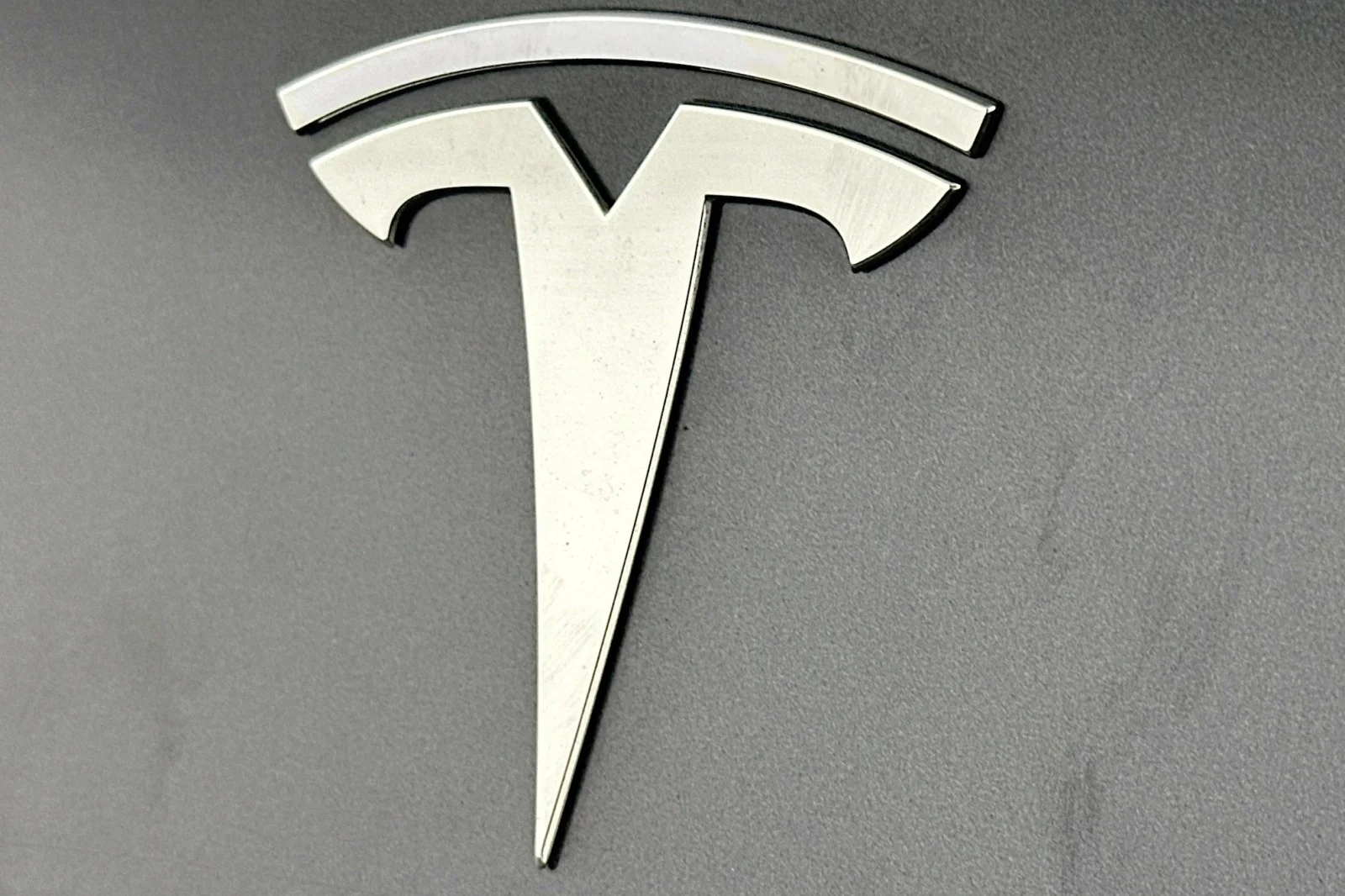 Used 2023 Midnight Silver Metallic Tesla  image 10
