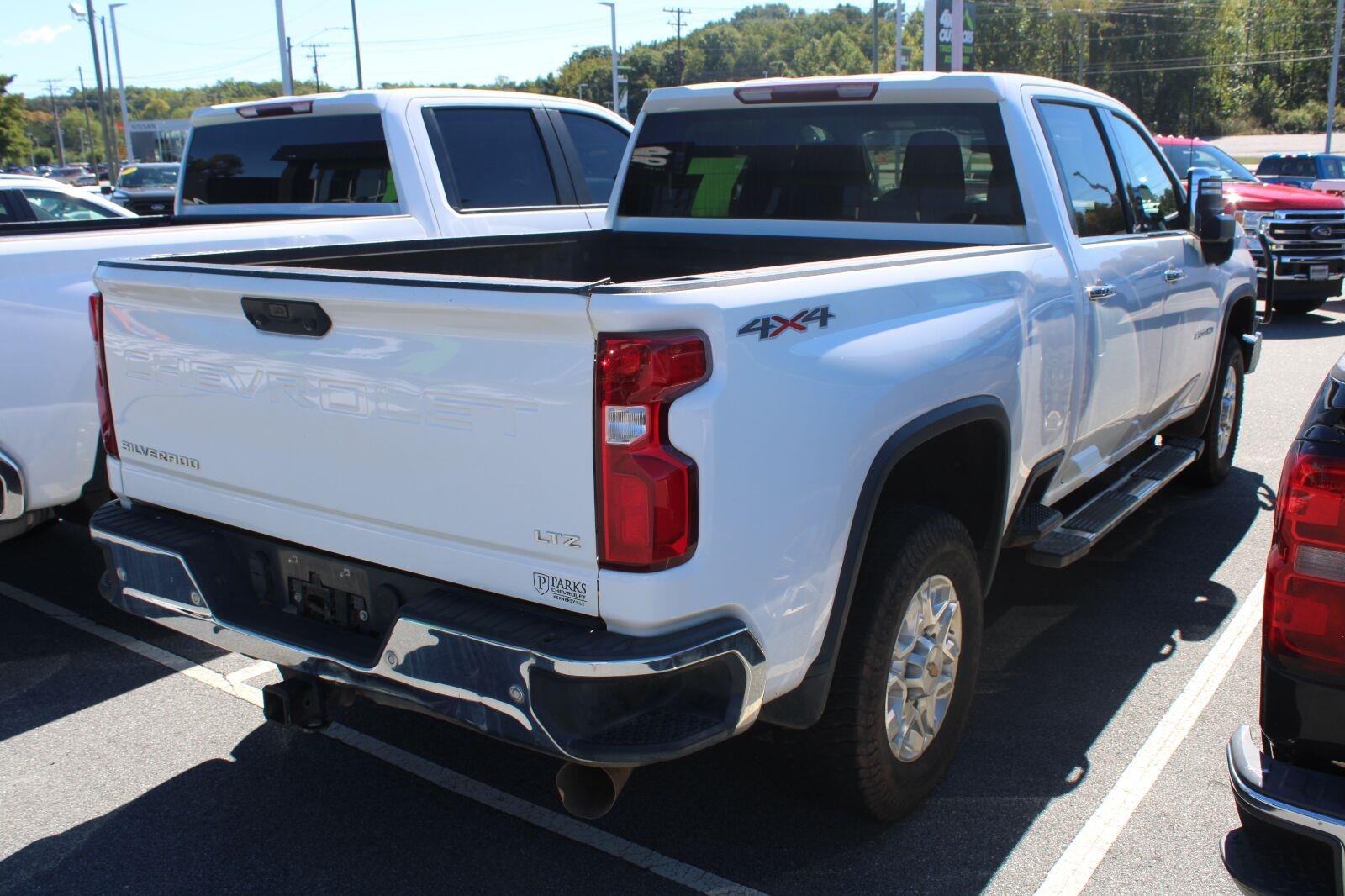 Used 2022 Summit White Chevrolet LTZ image 6