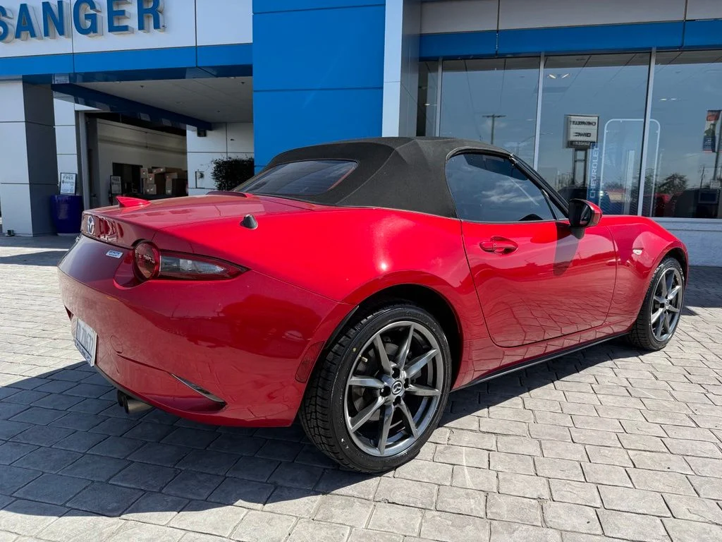 Used 2016 Red Mazda Grand Touring image 11