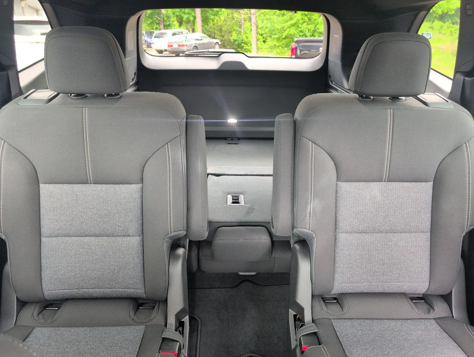 New 2026 Sterling Metallic GMC Elevation image 27