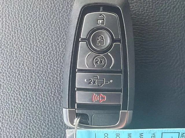 New 2026 Oxford White Ford XLT image 46
