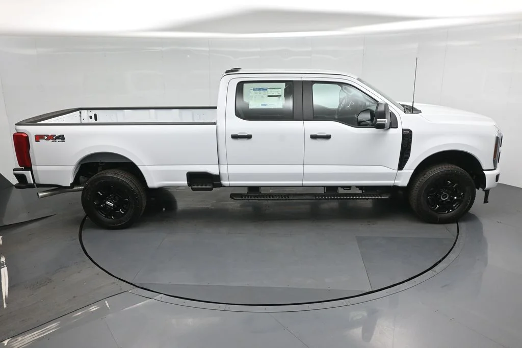 New 2026 Oxford White Ford XL image 33