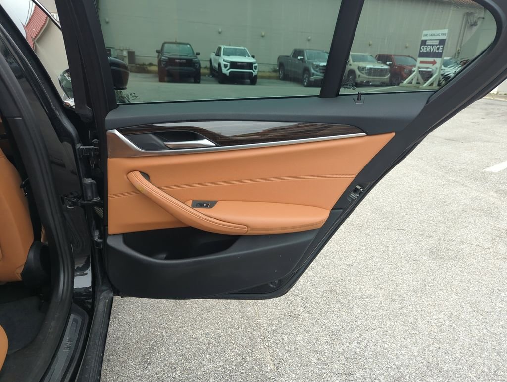 Used 2021 Black BMW 540i image 31