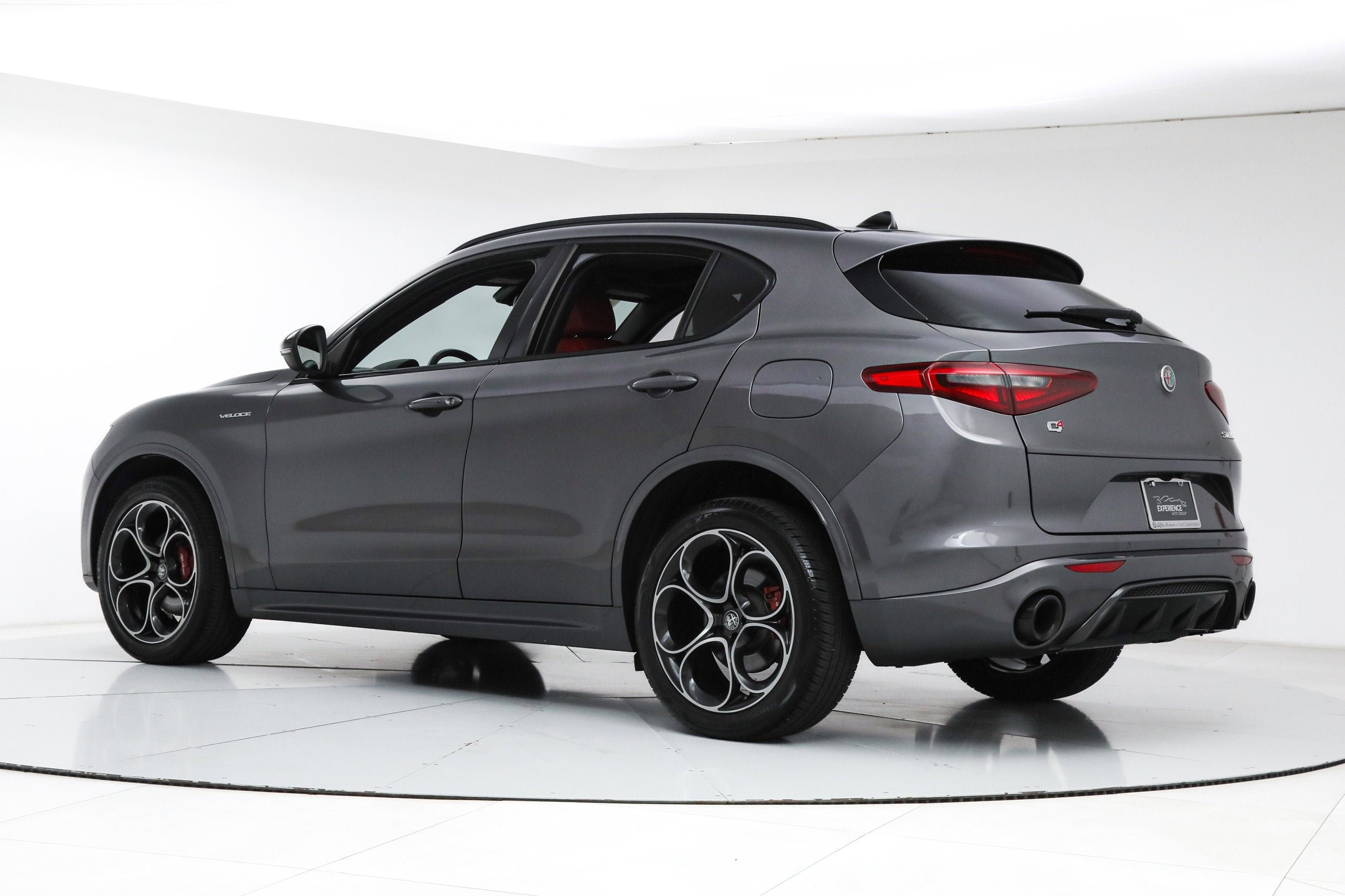 Used 2022 Gray Alfa Romeo Veloce image 3