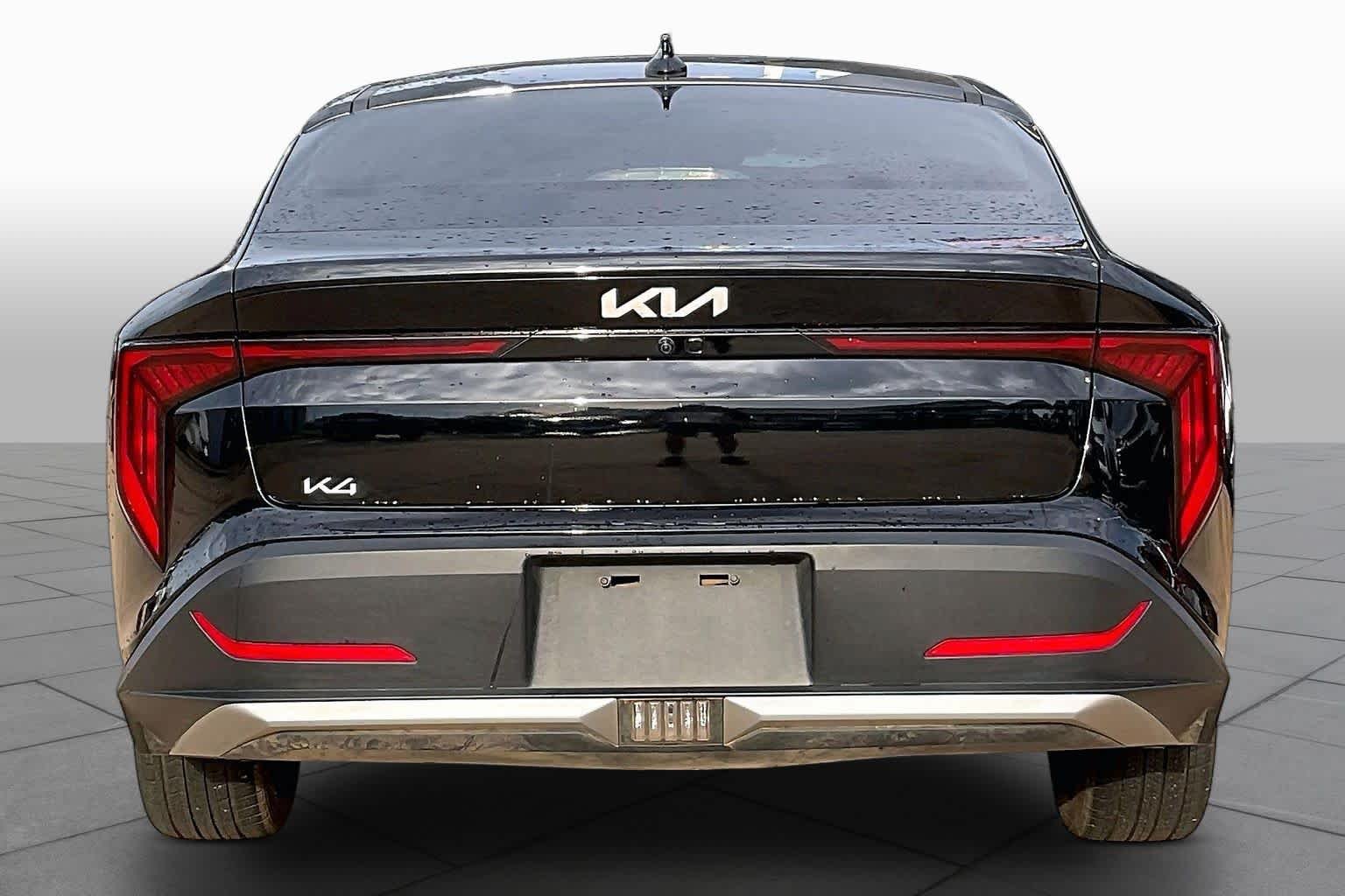 Used 2025 Aurora Black Pearl Kia EX image 4