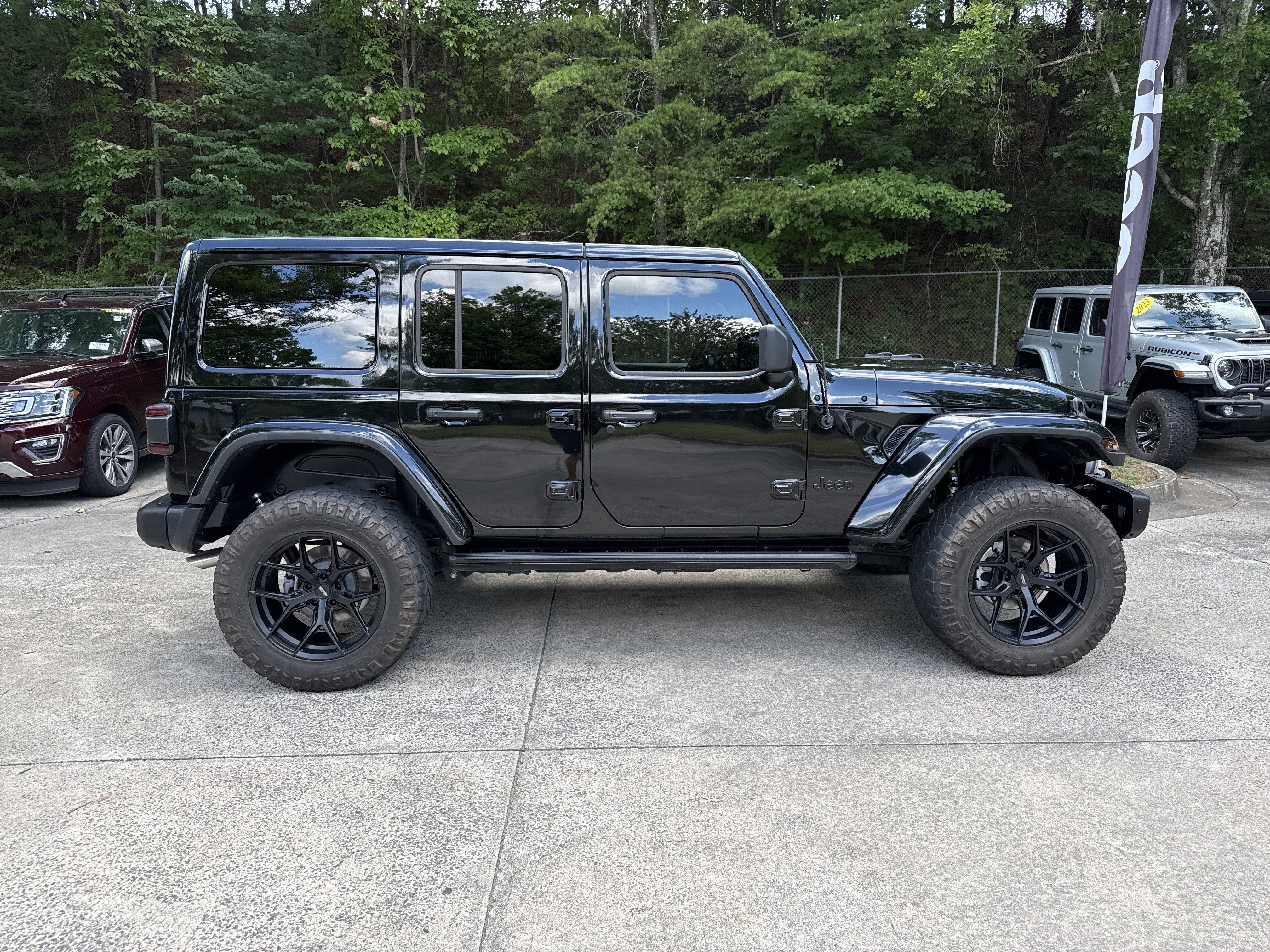 Used 2022 Black Clearcoat Jeep Unlimited Rubicon 392 image 8