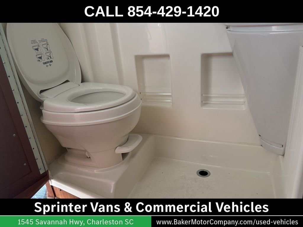 Used 2016 Gray Mercedes-Benz Road Trek image 7