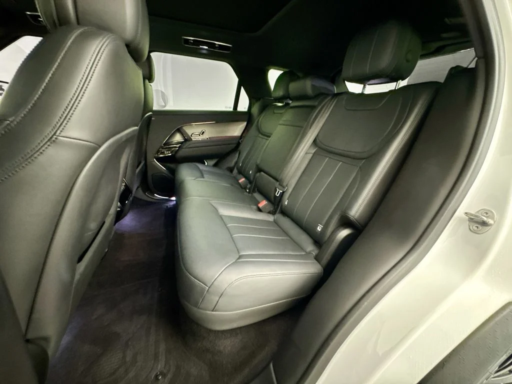 Certified Used 2023 White Land Rover SE Dynamic image 25