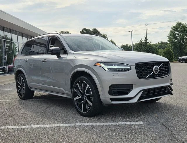 Used 2023 Silver Volvo Ultimate image 5