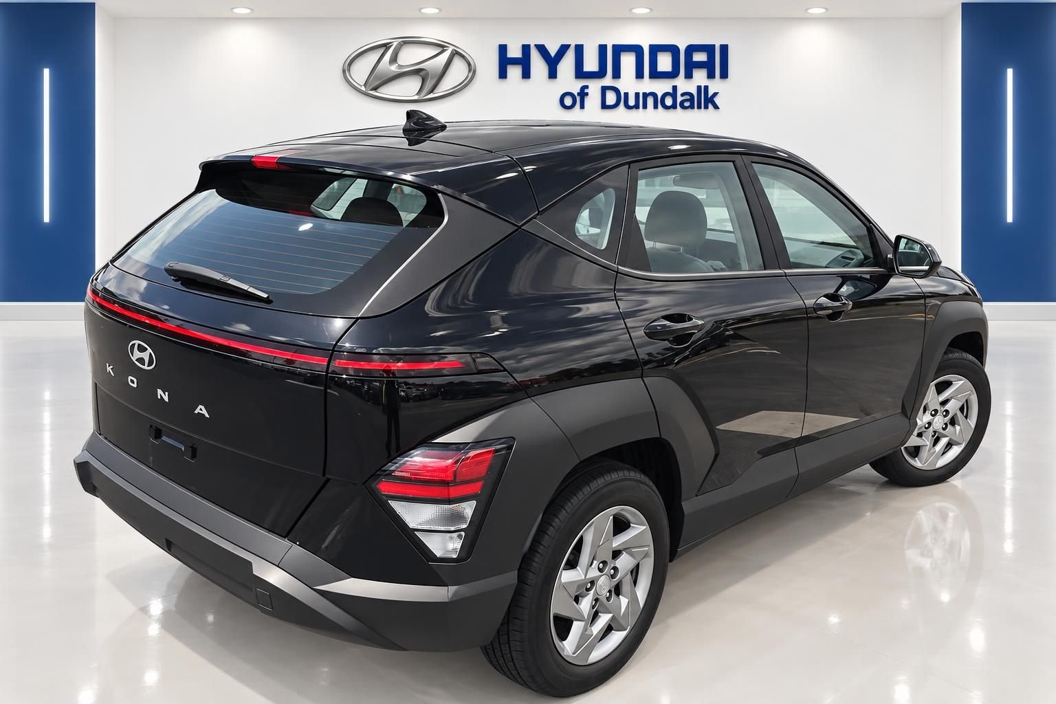 Used 2025 Black Hyundai SE image 4