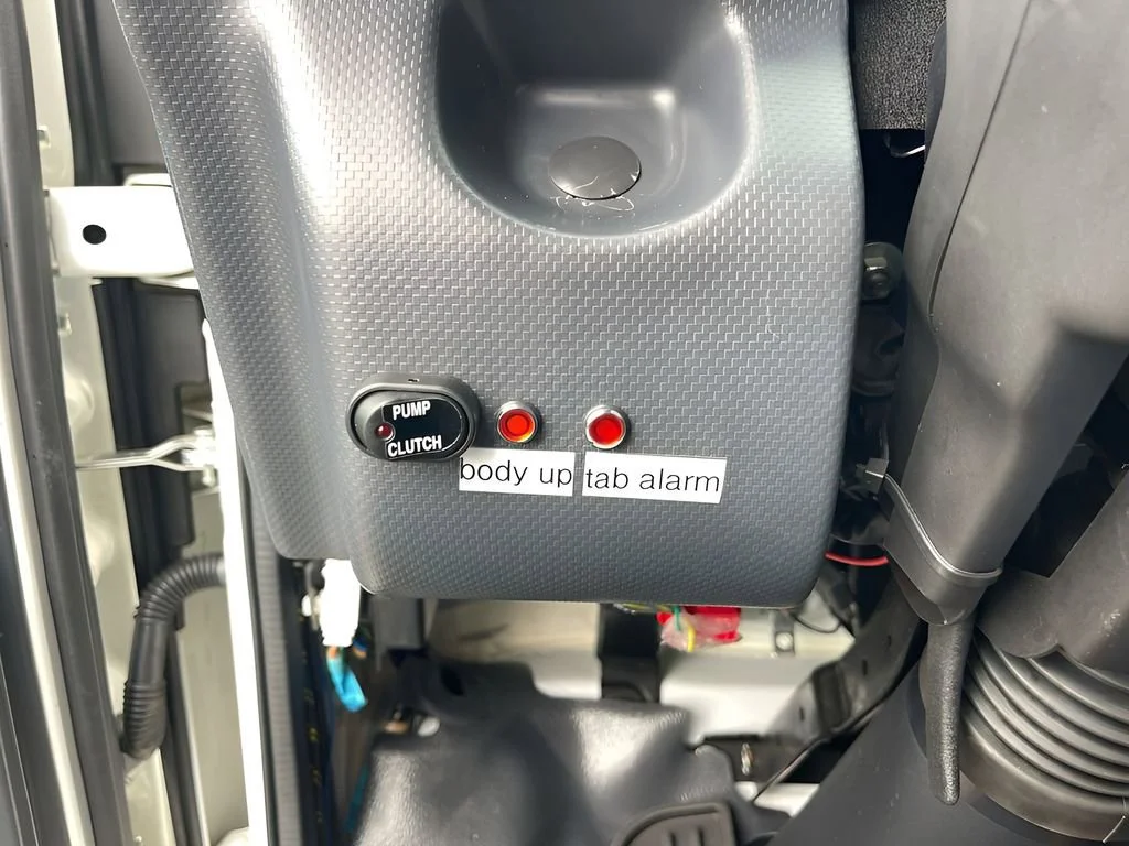 Used 2024 Arc White Chevrolet 1WT image 21