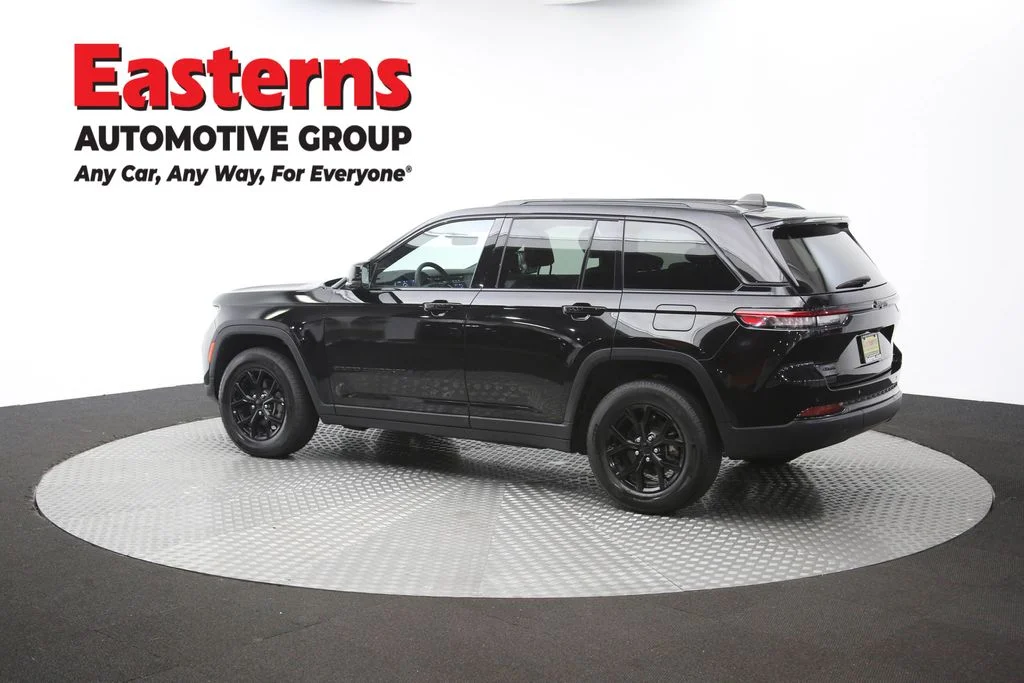 Used 2025 Black Jeep Altitude image 63