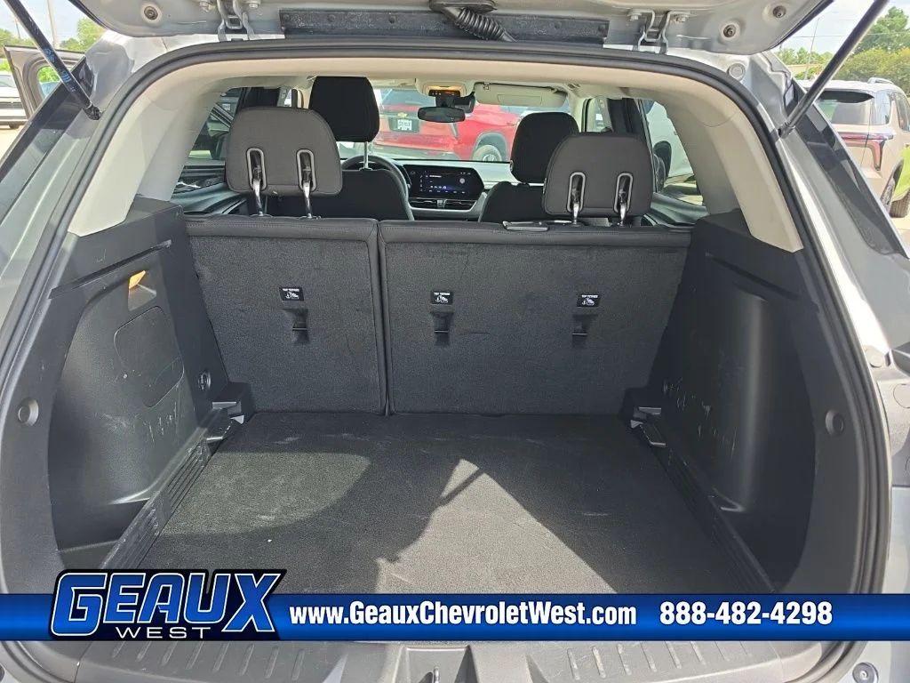 Used 2025 Gray Chevrolet LT image 28
