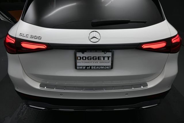 Used 2024 White Mercedes-Benz GLC 300 image 12
