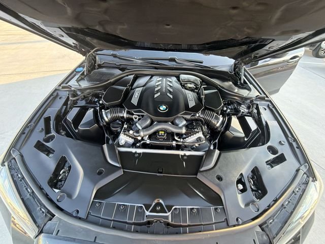 2021 BMW 5 Series M550i - Photo 34