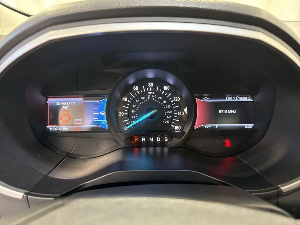 Used 2015 Magnetic Metallic Ford SEL image 15