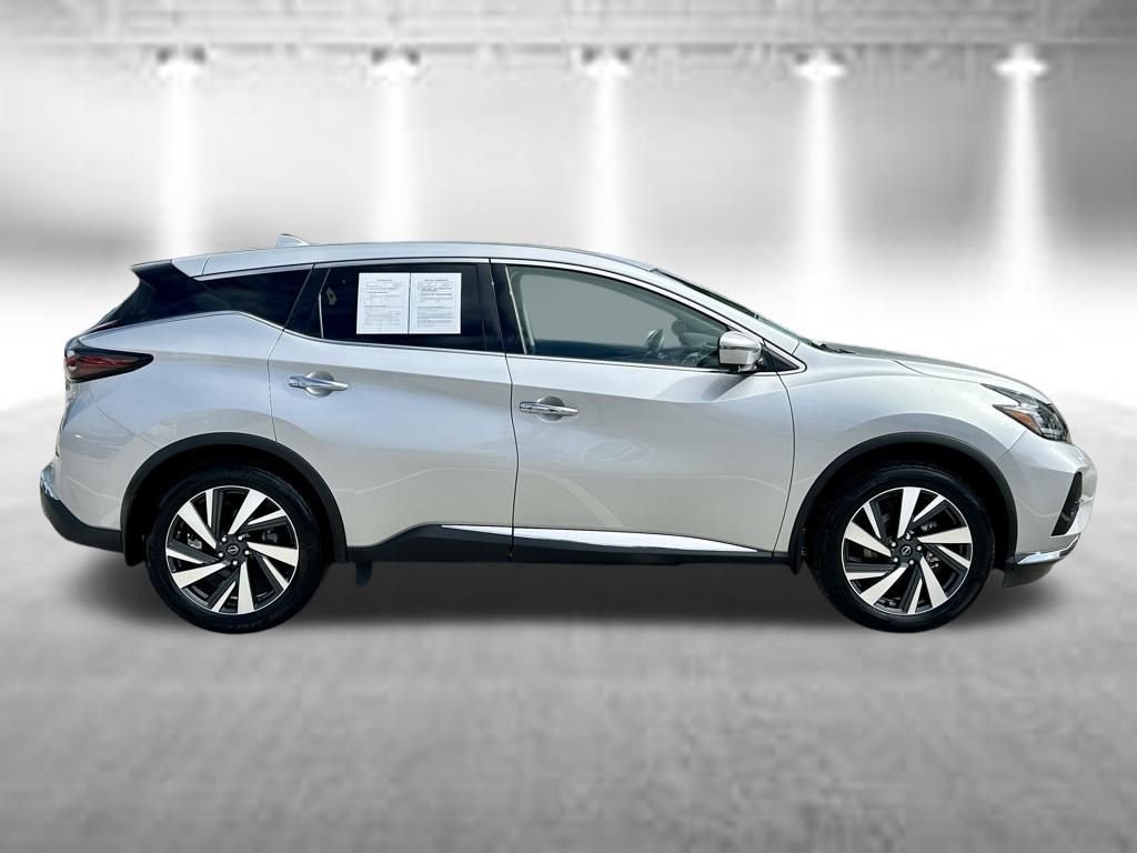 Used 2024 Silver Nissan SL image 5