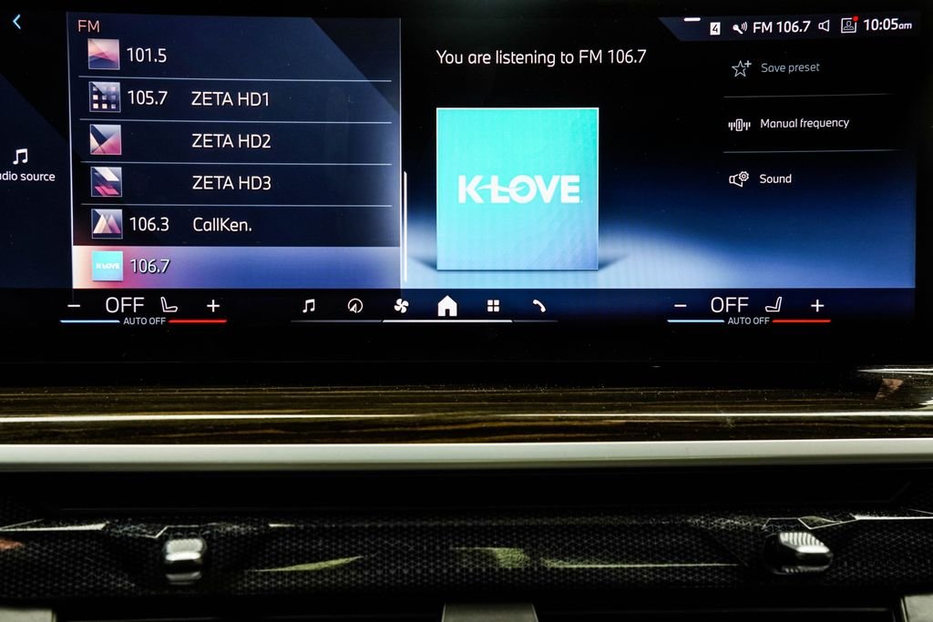 Used 2024 Green BMW xDrive40i image 31