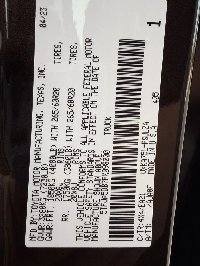 Used 2023  Toyota Limited image 31