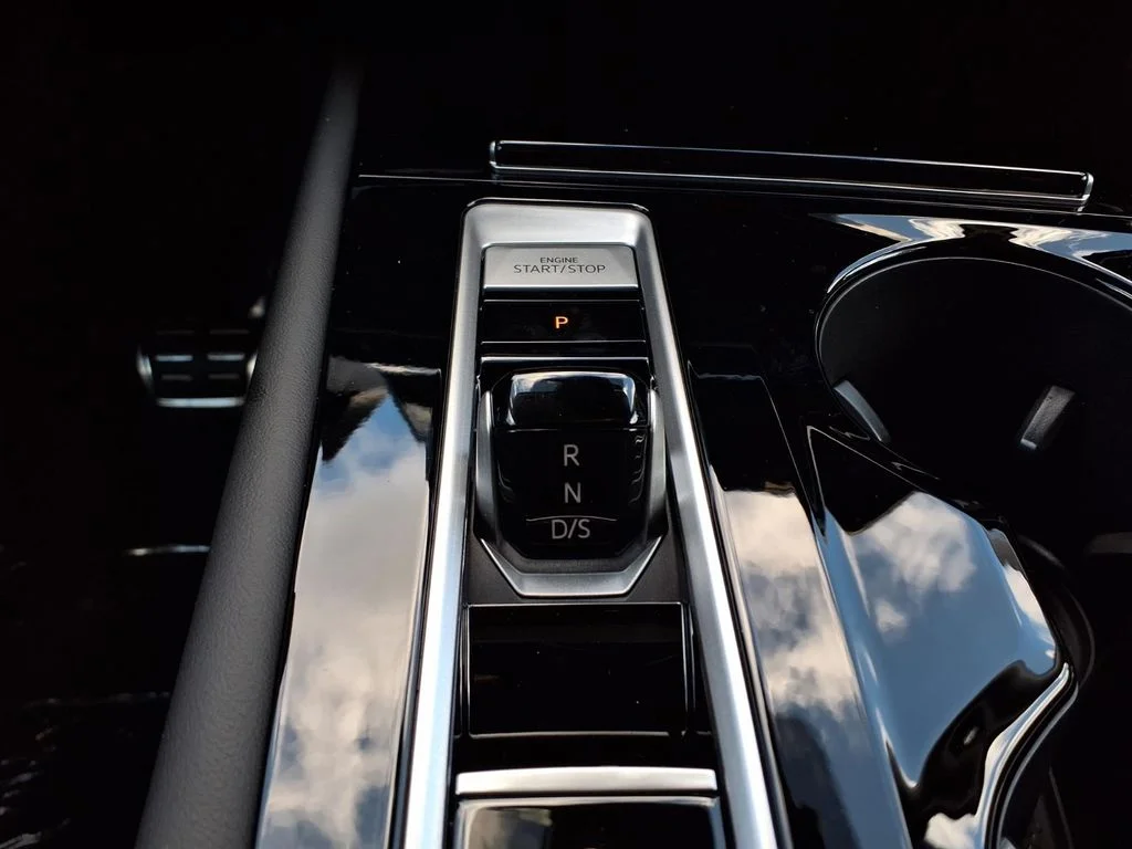 New 2026 Opal White Pearl Volkswagen Peak Edition image 18