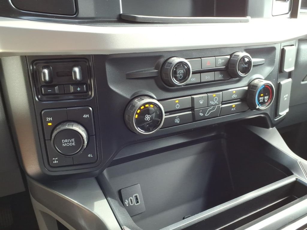 New 2026 Carbonized Gray Metallic Ford F-350® XLT image 23