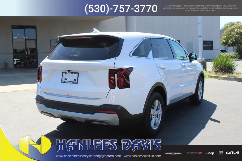 New 2026 Glacial White Pearl Kia LX image 7