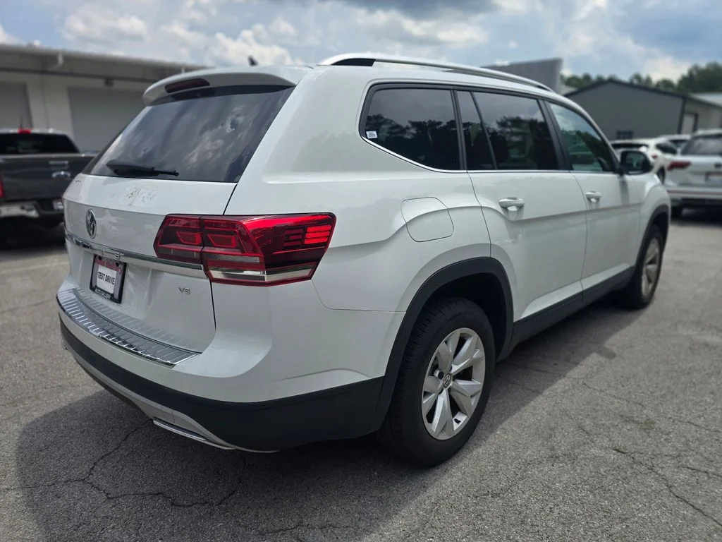 Used 2018 White Volkswagen 3.6L V6 SE image 7