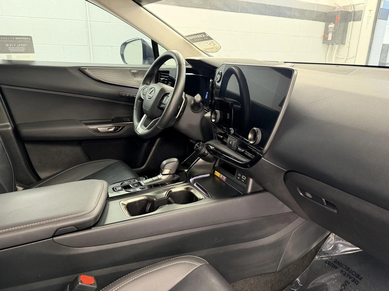 Used 2025 Eminent White Pearl Lexus NX 450h+ Luxury image 18