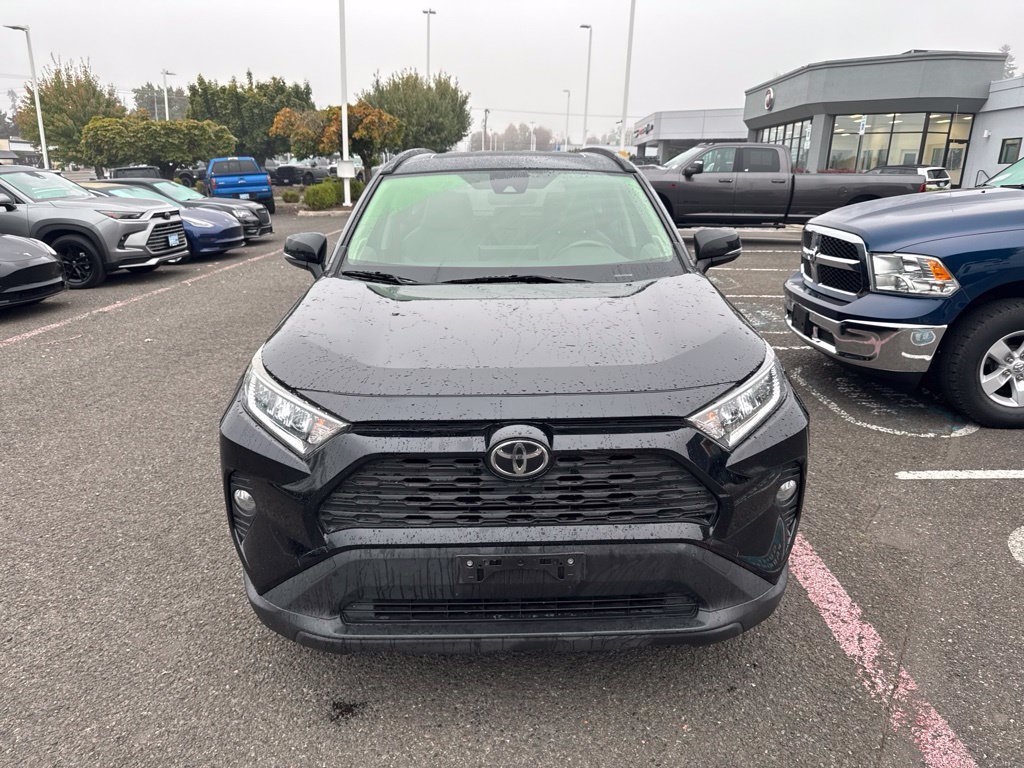 Used 2019 Midnight Black Metallic Toyota XLE Premium image 1