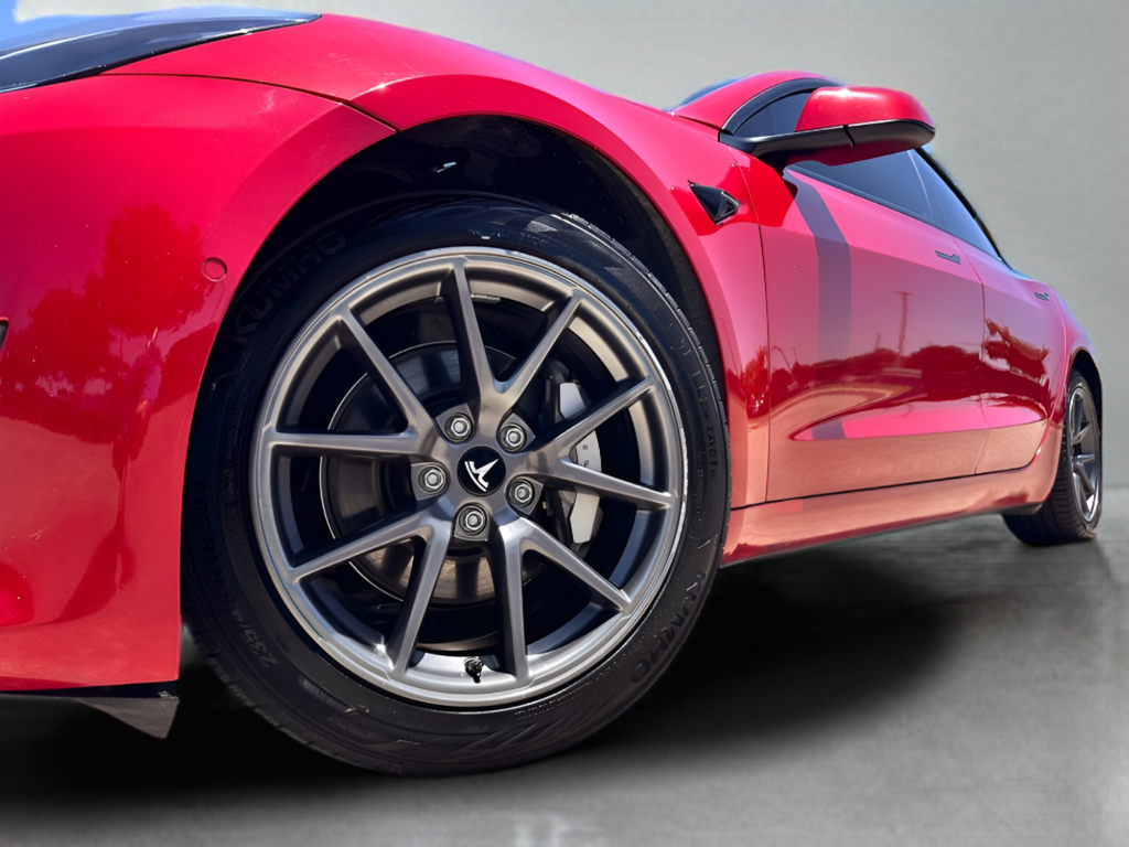 Used 2022  Tesla Long Range image 27