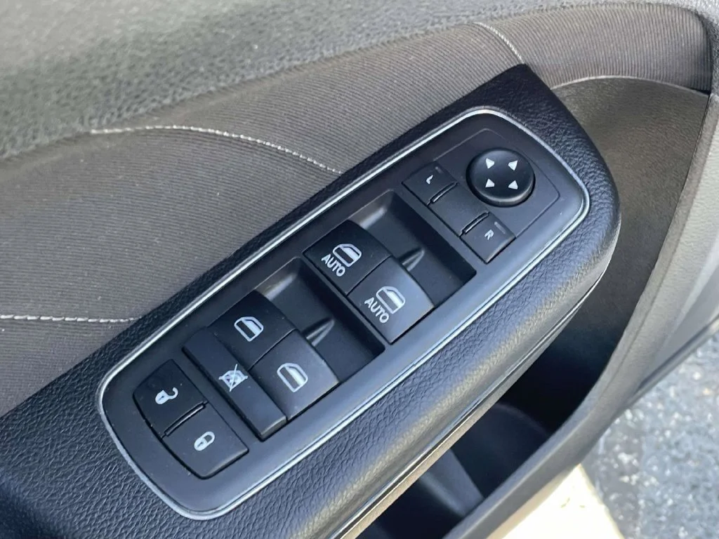 Used 2021 White Dodge SXT image 24