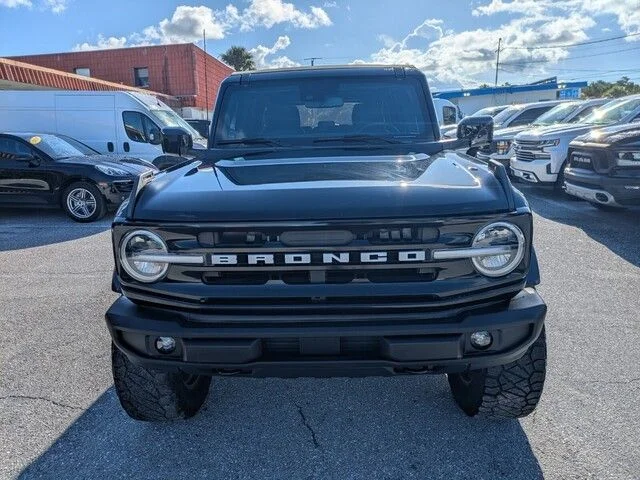 Used 2023 Black Ford Outer Banks image 2