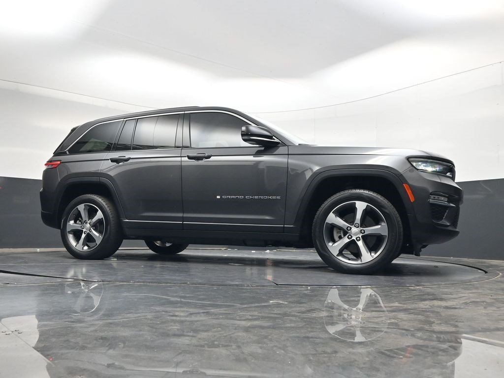 Used 2022 Baltic Gray Metallic Clearcoat Jeep 4xe image 32