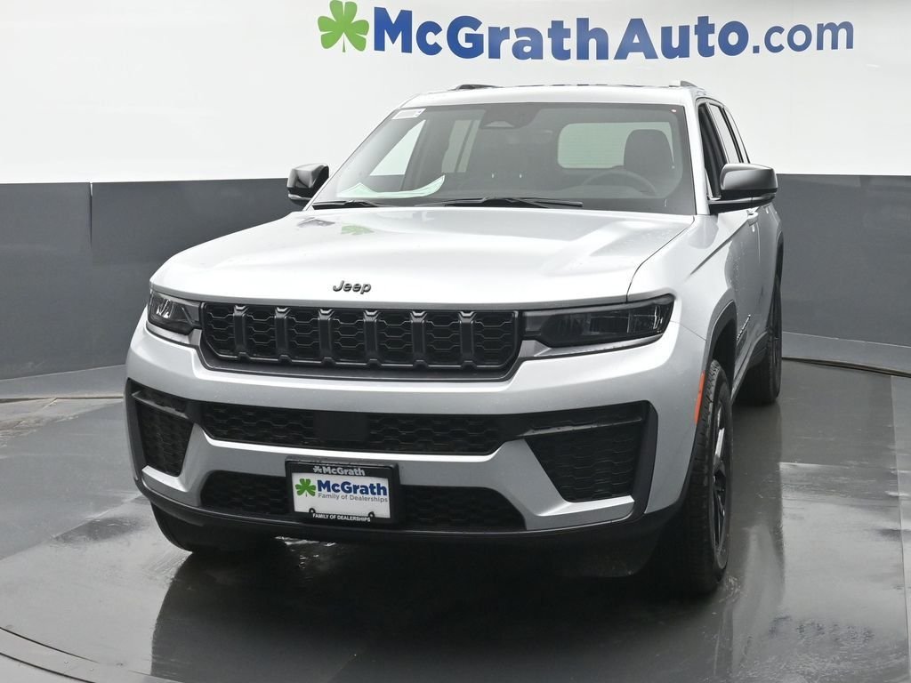 New 2026 Silver Zynith Jeep Altitude image 6
