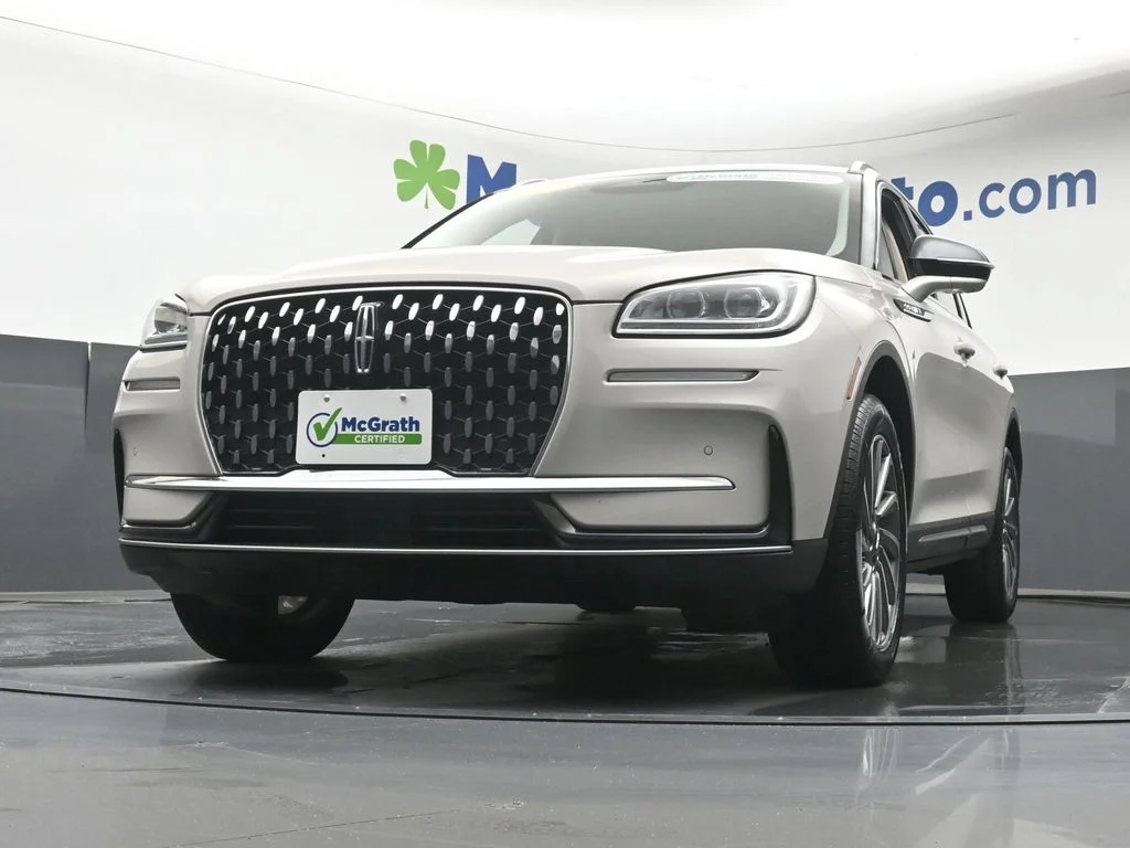 Used 2023 White Lincoln Reserve image 7