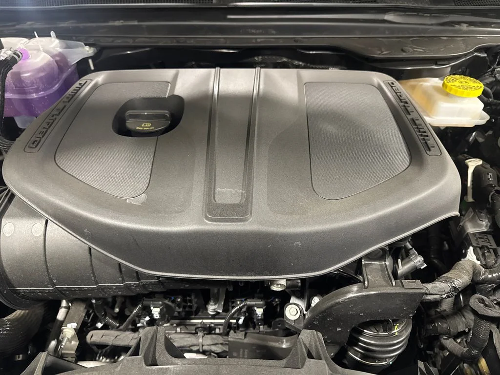 New 2026 Diamond Black Crystal Pearl-Coat Exterior Paint RAM Express image 39