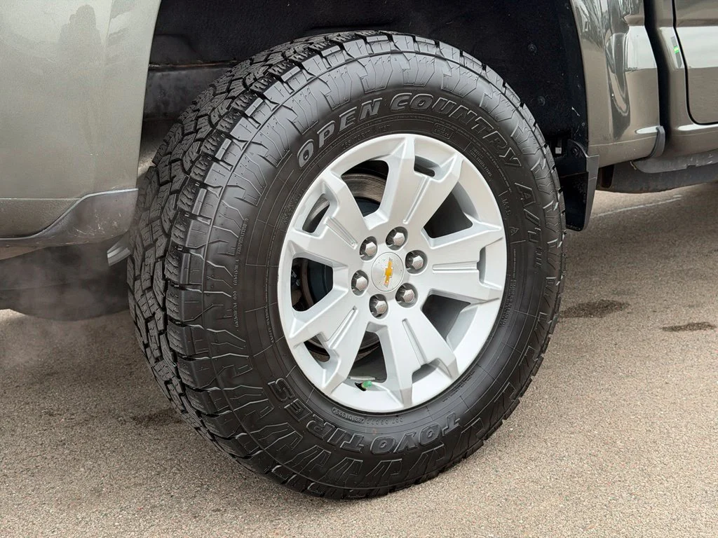 Used 2018 Green Chevrolet LT image 27
