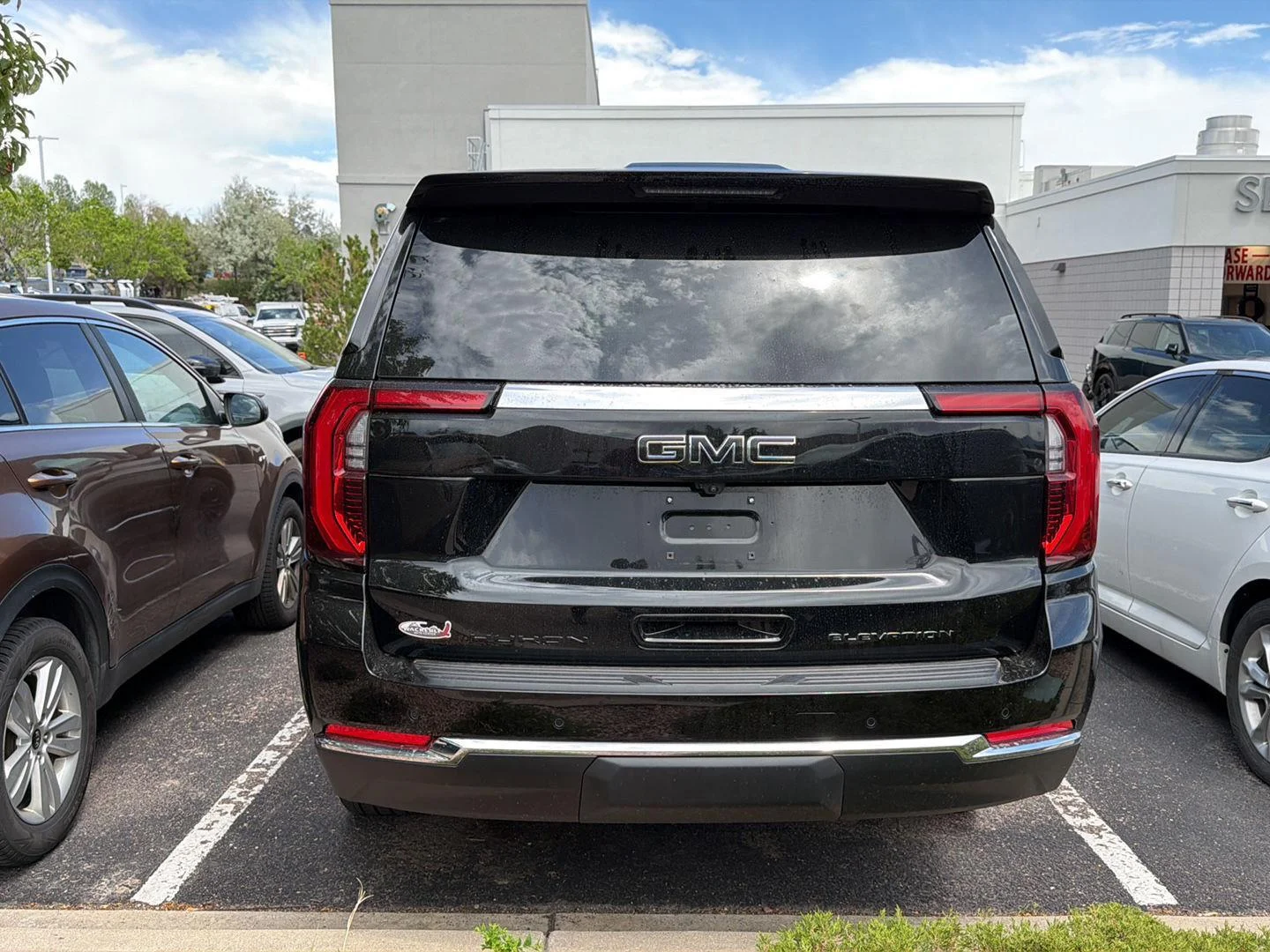 Used 2026 Onyx Black GMC Elevation image 5