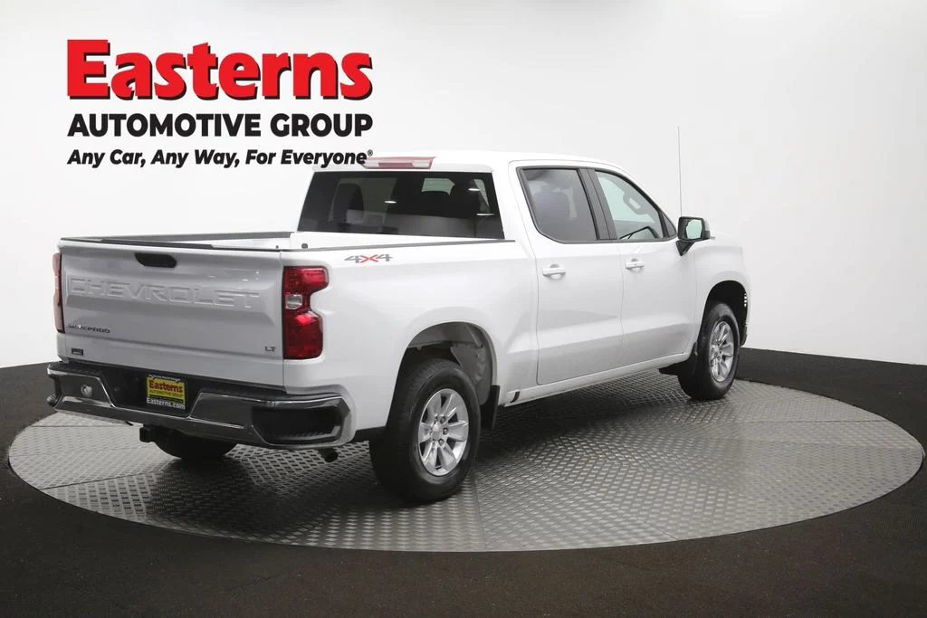 Used 2025 White Chevrolet LT image 41