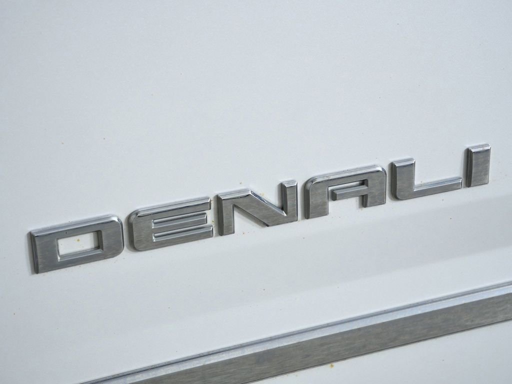 Used 2018 White GMC Denali image 14