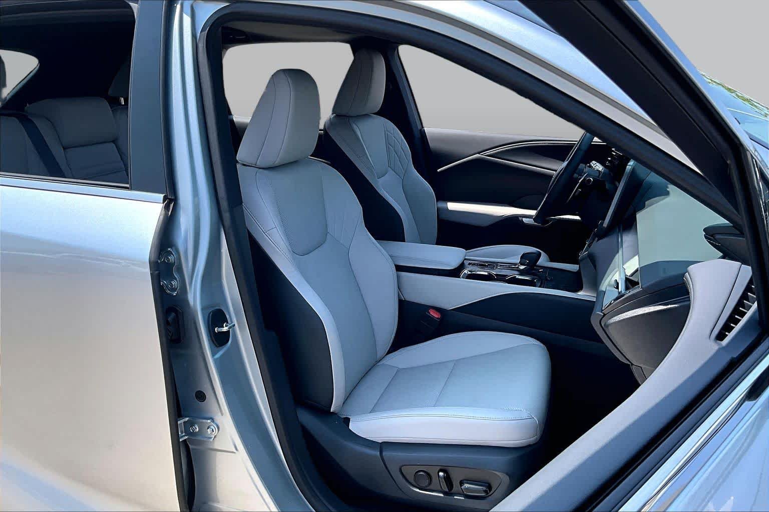 Used 2026 Iridium Lexus Premium image 8