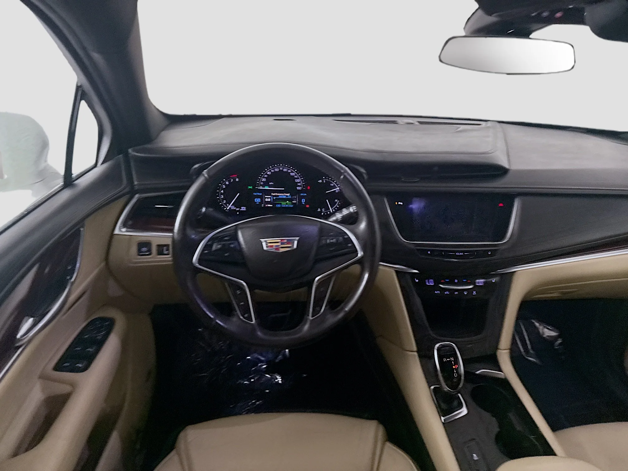 Used 2018 Crystal White Tricoat Cadillac Luxury FWD image 13